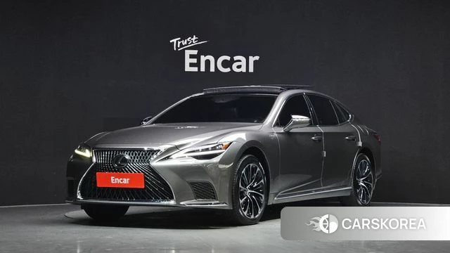 Lexus LS500 5th generation 2021 Серебристо-серый из Кореи