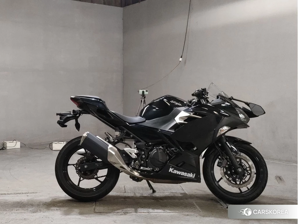 Проданный Kawasaki NINJA 250 2018 из Японии, фото 2