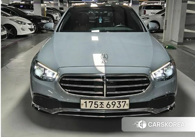 Mercedes-Benz E-Class W213 2022 Белый из Кореи