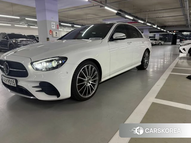 Mercedes-Benz E-Class W213 2021 Белый из Кореи
