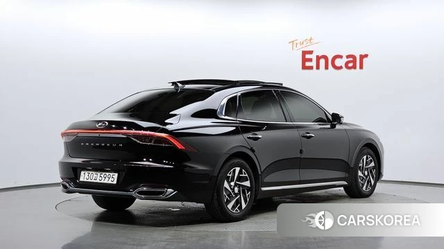 Hyundai The New Grandeur IG Hybrid 2022 Черный из Кореи