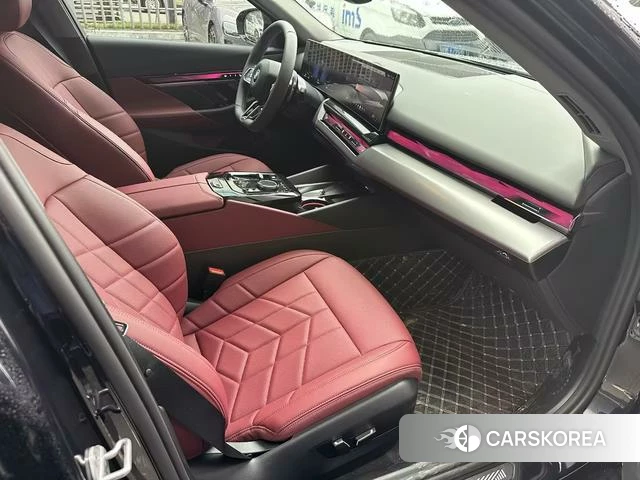 BMW 5 series 2025 Черный из Китая