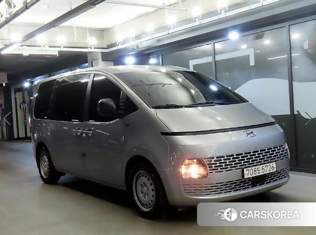 Hyundai Staria 2022 Серебристо-серый из Кореи