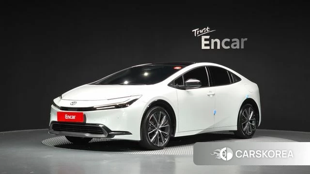 Toyota Prius 5th Generation 2024 Белый из Кореи