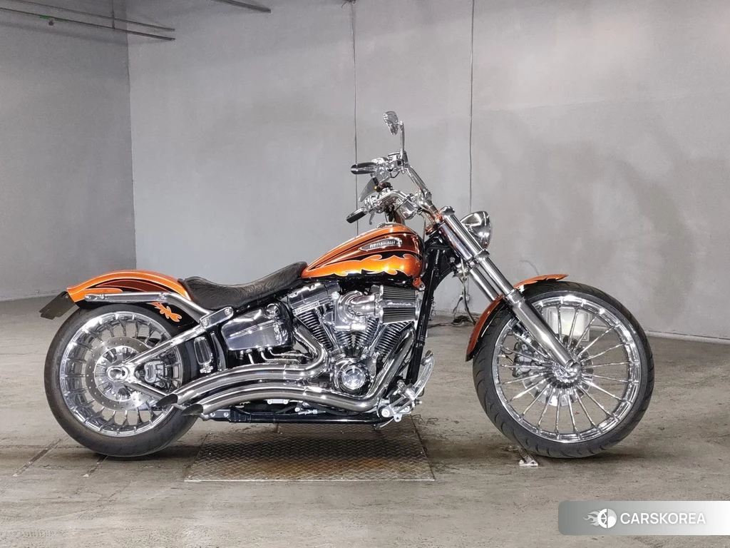 Проданный Harley-Davidson Softail Breakout FXSB CVO 2014 из Японии, фото 2