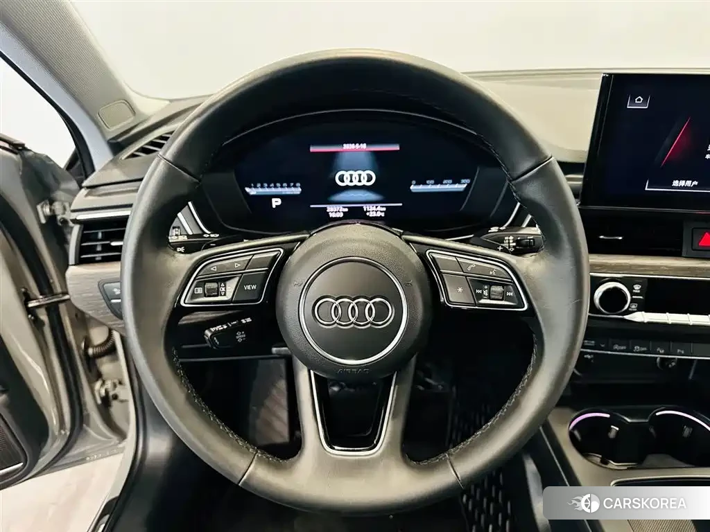 Audi A4L 2023 Silver/gray из Китая