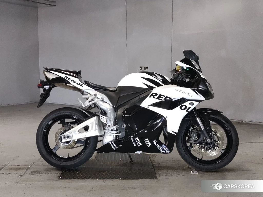 Проданный Honda CBR600RR 2021 из Японии, фото 2