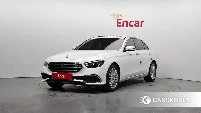 Mercedes-Benz E-Class W213 2022 Белый из Кореи