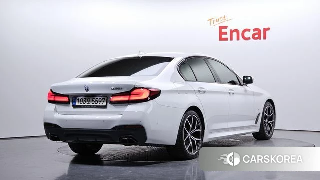 BMW 5 Series (G30) 2023 Белый из Кореи