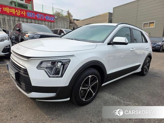 Kia Di Ol Nu Niro 2023 Белый из Кореи