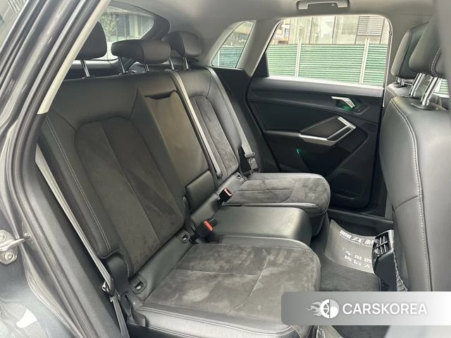 Audi Q3 2021 Серебристо-серый из Китая