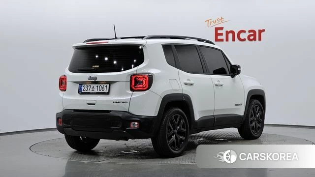 Jeep Renegade 2023 Белый из Кореи