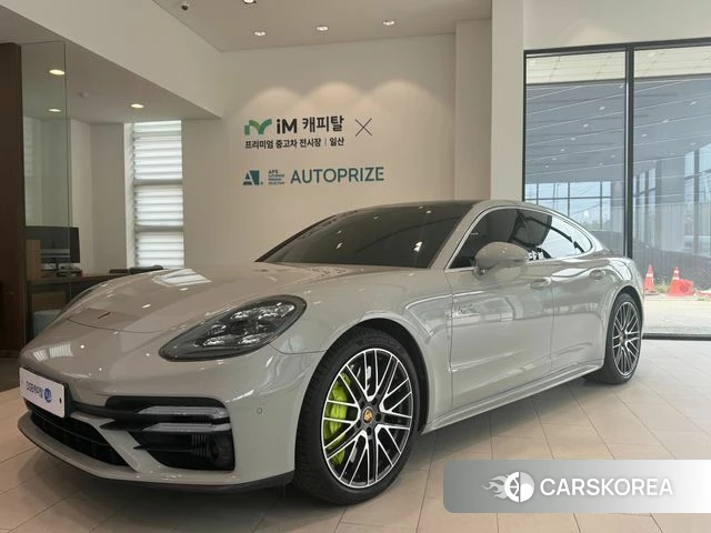 Porsche Panamera (971) 2023 Серебряный из Кореи