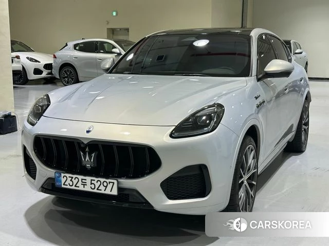 Maserati Grecale 2024 Светло-серебряный цвет из Кореи