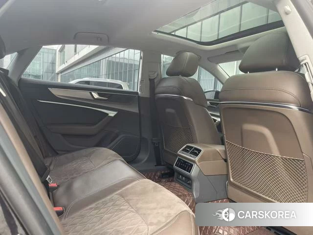 Audi A7L 2024 Черный из Китая