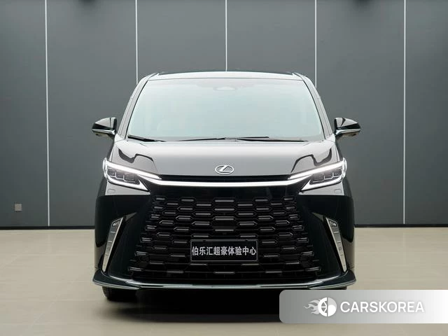 Lexus LM 2024 Черный из Китая
