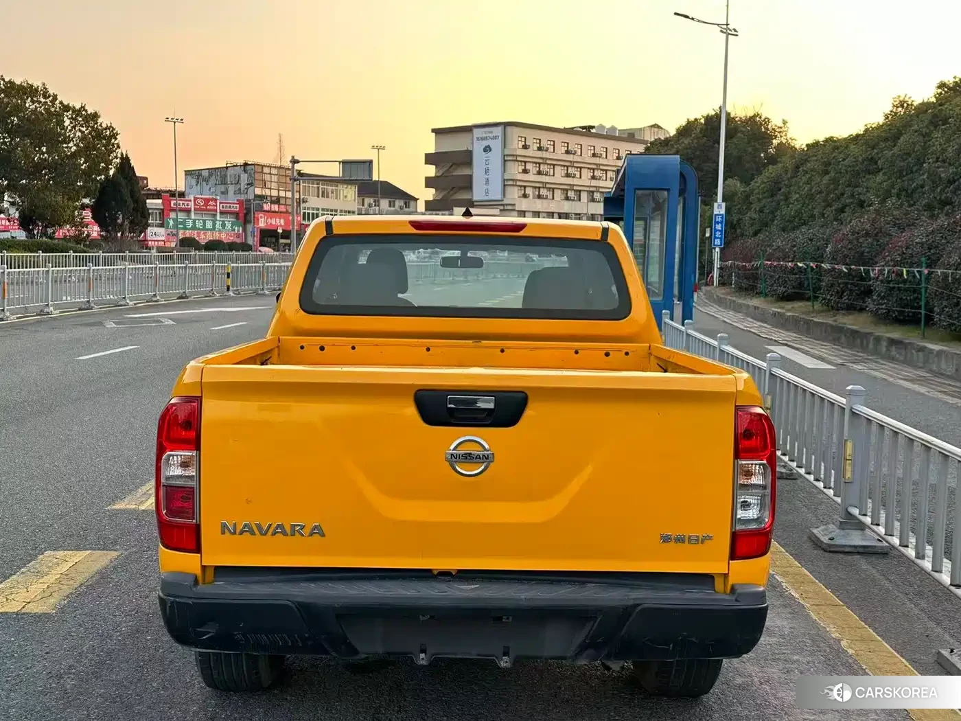 Nissan Navarra 2021 Yellow/orange из Китая