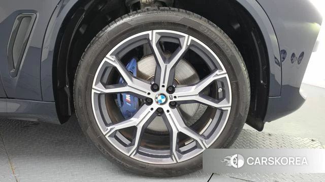BMW X5 (G05) 2023 Черный из Кореи