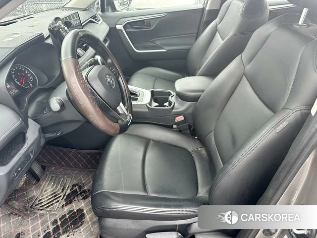 Toyota RAV4 Rongfang 2024 Серебристо-серый из Китая