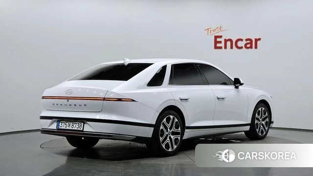 Hyundai Grandeur (GN7) 2023 Белый из Кореи
