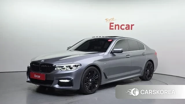 BMW 5 Series (G30) 2018 Серебристо-серый из Кореи