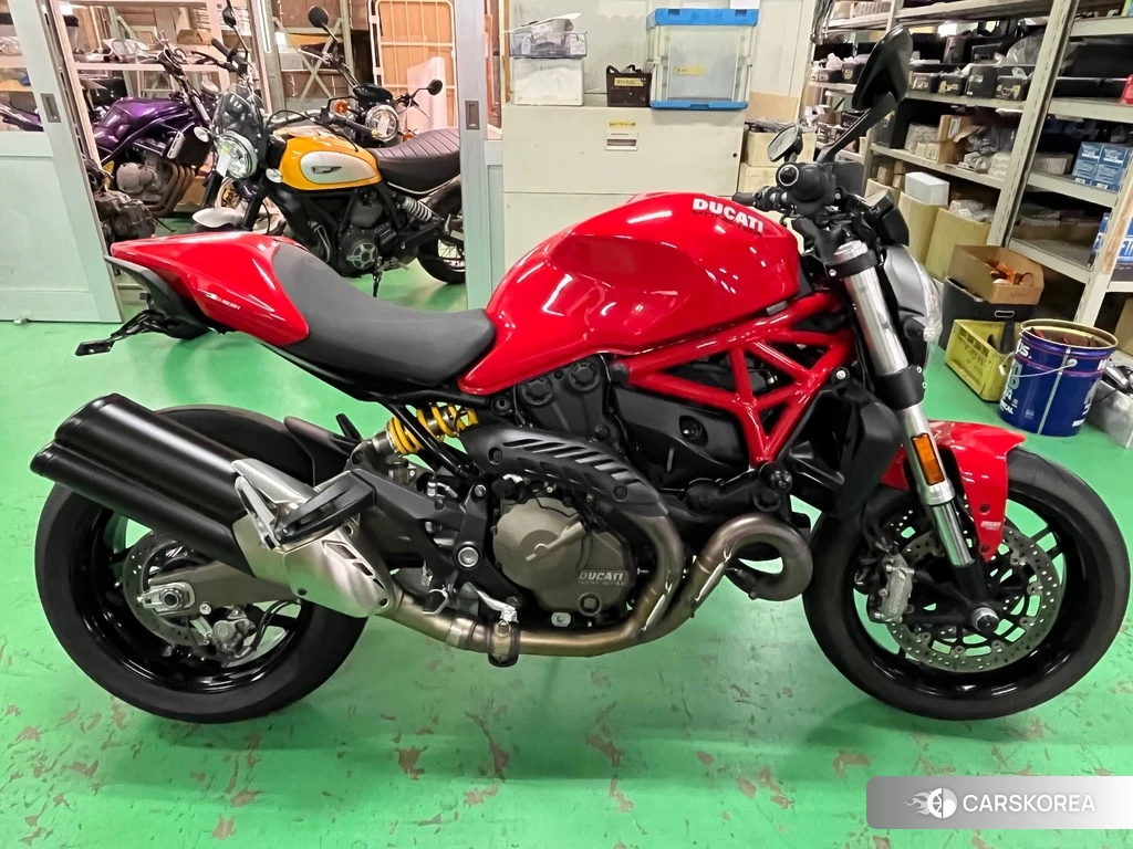 Проданный Ducati MONSTER 821 2017 из Японии, фото 2