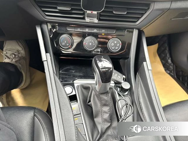 Volkswagen Sagitar 2022 Темно-серый из Китая