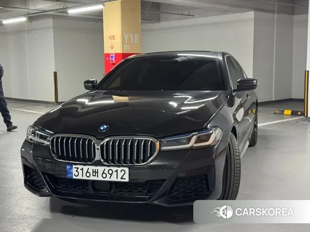 BMW 5 Series (G30) 2023 Серый из Кореи