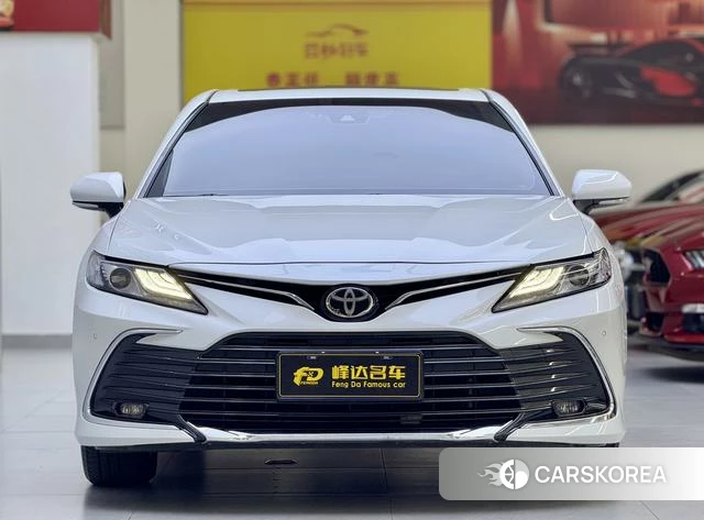 Toyota Camry 2023 Белый из Китая