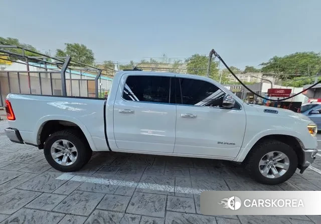 Dodge Lampicup 2019 Белый из Кореи