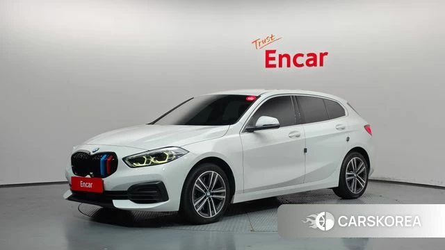 BMW 1 Series (F40) 2022 Белый из Кореи