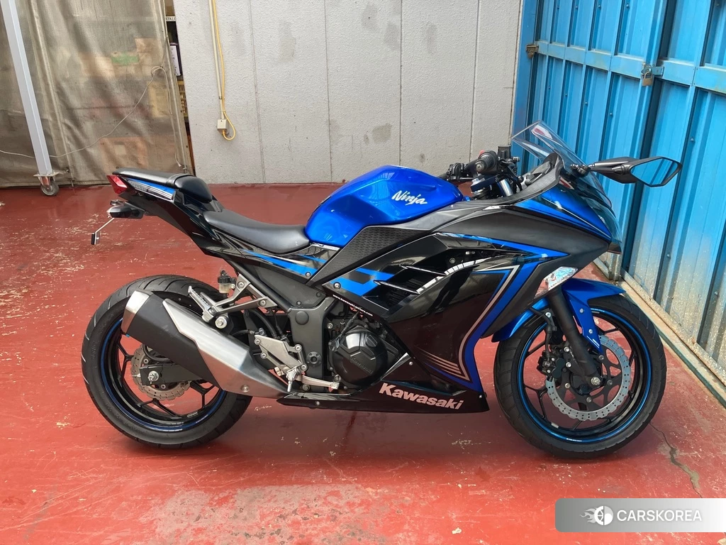 Проданный Kawasaki NINJA 250 2015 из Японии