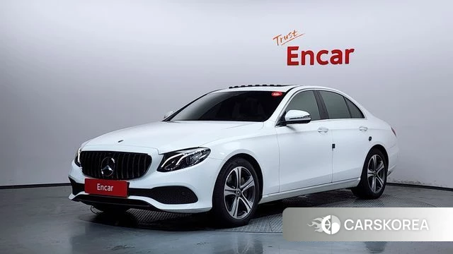 Mercedes-Benz E-Class W213 2019 Белый из Кореи