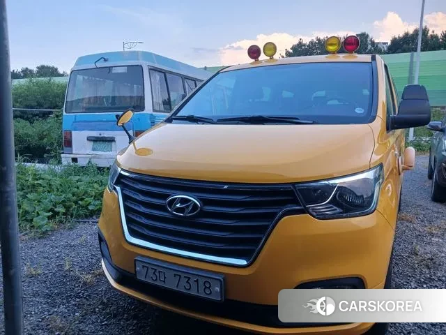 Hyundai The New Grand Starex 2019 Желтый из Кореи