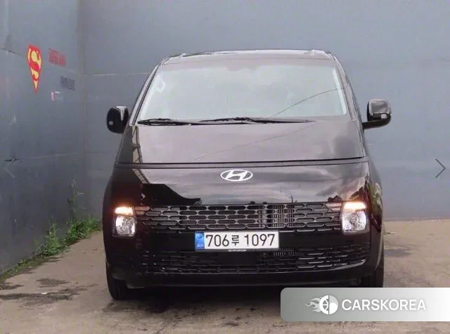 Hyundai Staria 2023 Черный из Кореи