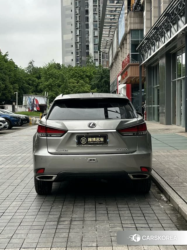Lexus RX 2022 Серебристо-серый из Китая