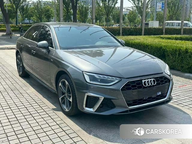 Audi A4L 2021 Серебристо-серый из Китая