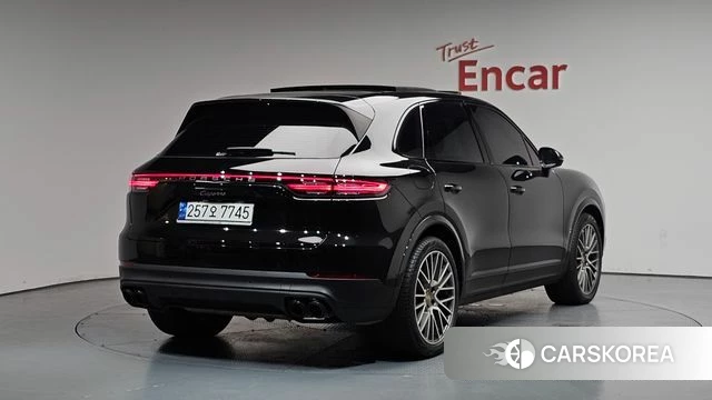 Porsche Cayenne (PO536) 2023 Черный из Кореи