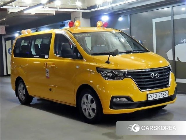 Hyundai The New Grand Starex 2018 Желтый из Кореи