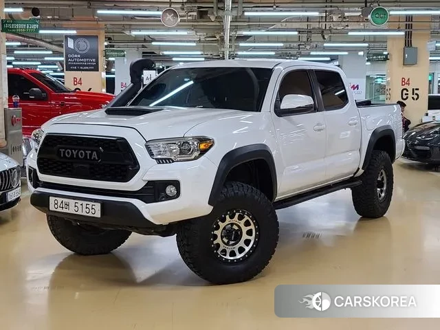 Toyota Tacoma 2018 Белый из Кореи