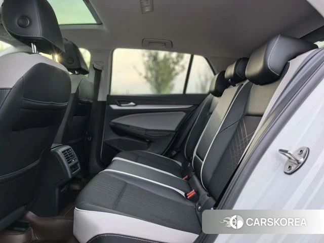 Volkswagen Golf 2021 Белый из Китая