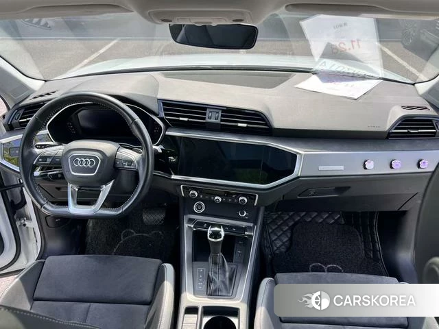Audi Q3 2021 Белый из Китая