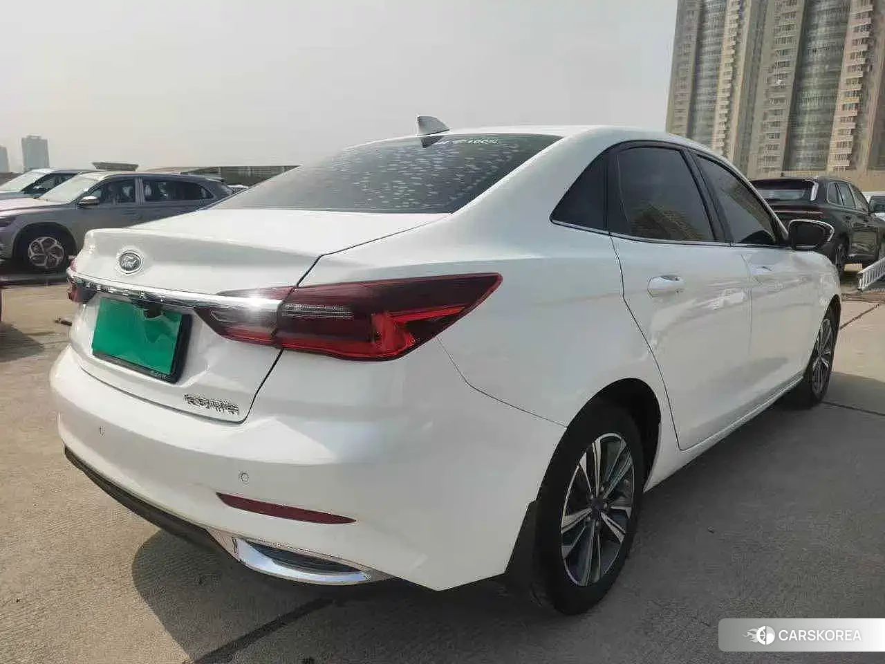 Ford Escort 2022 Белый из Китая