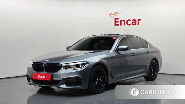 BMW 5 Series (G30) 2020 Небесно-голубой из Кореи