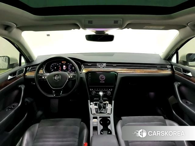 Volkswagen Magotan 2018 Желтый из Китая