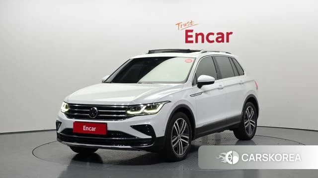 Volkswagen Tiguan second Generation 2021 Белый из Кореи