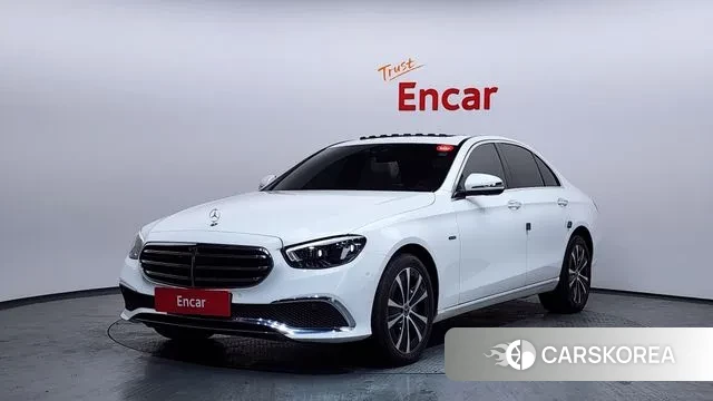 Mercedes-Benz E-Class W213 2021 Белый из Кореи
