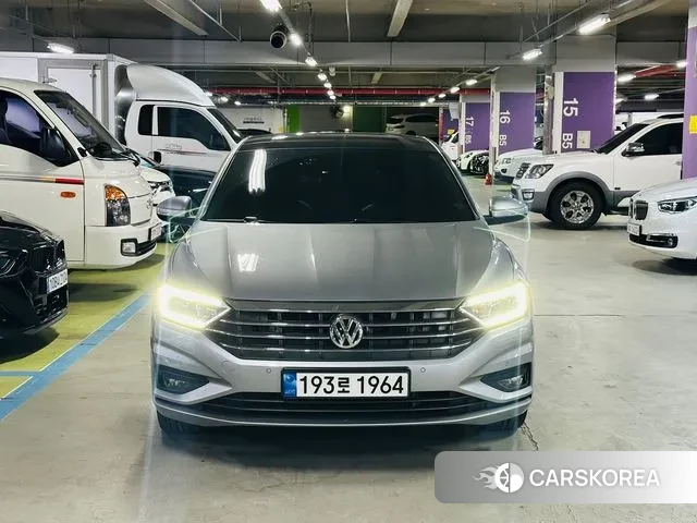 Volkswagen 7th Generation of Jetta 2020 Серебристо-серый из Кореи