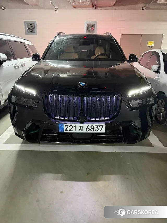 BMW X7 (G07) 2025 Черный из Кореи