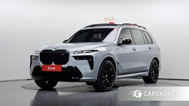 BMW X7 (G07) 2025 Серебристо-серый из Кореи